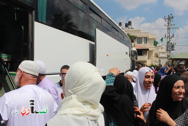 كفرقاسم -فيديو : حجا مبرور وسعيا مشكورا .. حجاج حافلة الحاج احمد الصوص تصل البلدة بسلام ودموع الفرح تغمر الجميع 